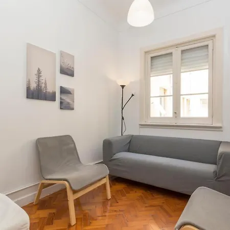 Houze 7 Bedroom Apartment In Charming Lapa * Lissabon